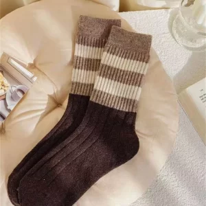 Versatile Retro Socks Brown