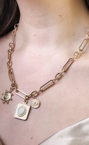 Short Gold Necklace with Cream Detail Pendant