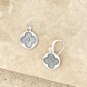 Round Silver Earrings with Pearl Grey Clover Inlay