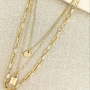 Short Gold Necklace Layers With Square Pendant