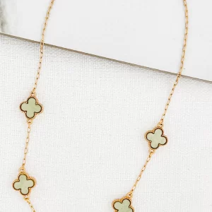Short Gold Necklace with 5 Green Fleurs